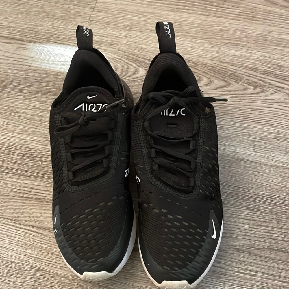 Women’s Nike air 270